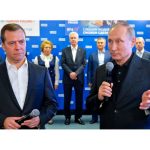 Birleşik Rusya Putin'in "manevi", Başbakan Dimitri Medvedev'in fiili liderliğinde.