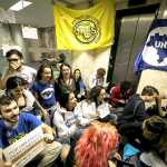 Brezilya'da bir grup öğrenci, başkanlık sarayını işgal etti...