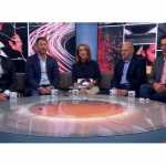BBC sunucusu Victoria Derbyshire eski futbolcular Jason Dunford, Steve Walters, Chris Unsworth ve Andy Woodward ile birlikte
