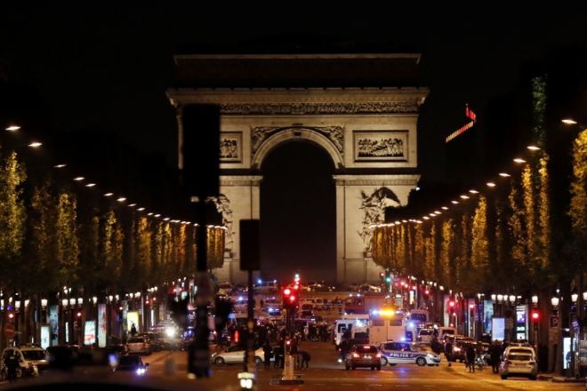 Paris’te polise silahlı saldırı: Bir polis hayatını kaybetti