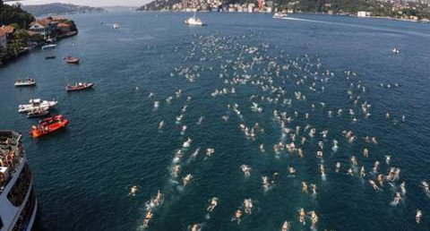 İstanbul’daki kıtalar arası yüzme yarışı Pazar günü