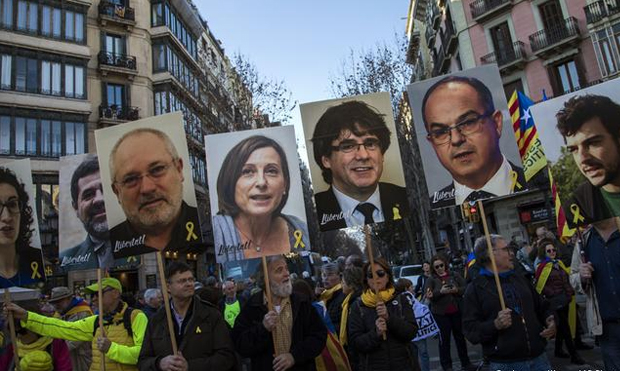 Barcelona’da ayrılıkçı Katalan liderler için dev gösteri