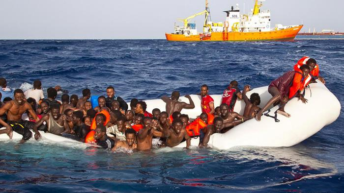 Akdeniz’de şişme bot battı: 80 sığınmacı kayıp