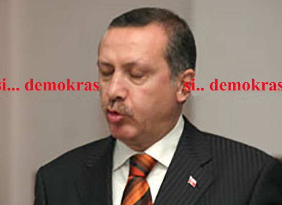 Bloomberg’den Erdoğan’a sert eleştiri: Görüşme öncesi Biden’a çağrı