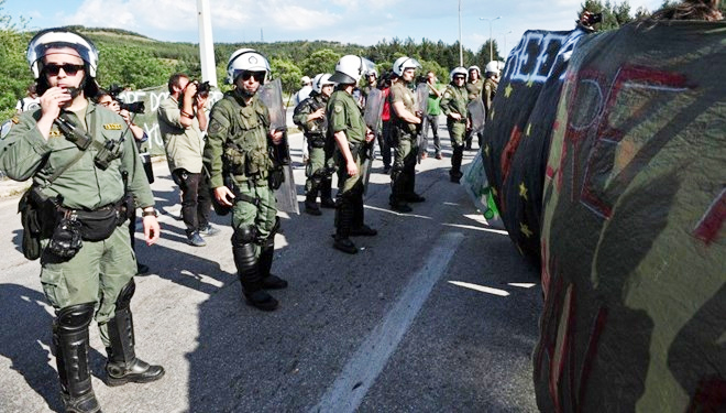 Yunanistan Türkiye sınırına binden fazla polis yerleştirecek