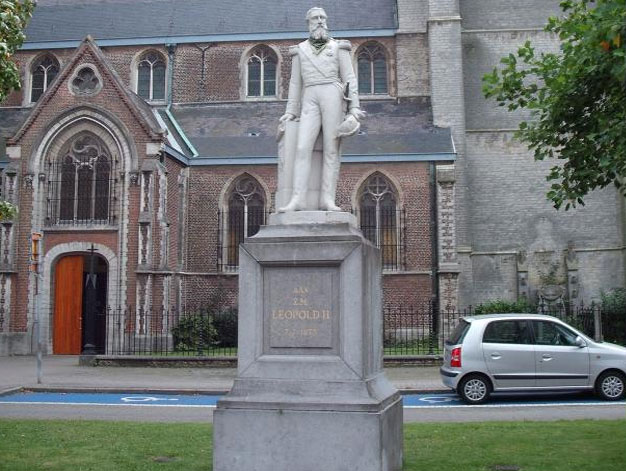 Afrika’da zulmün simgelerinden Kral 2. Leopold’ün Belçika’daki heykeli kaldırıldı