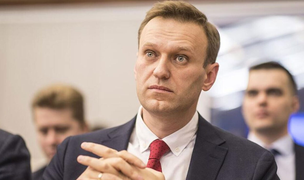 Muhalif Aleksey Navalny’i kim kurtardı?